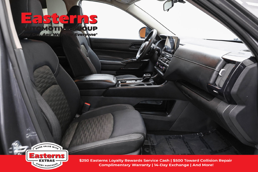 Used 2024 Nissan Pathfinder S AWD/4WD image 25