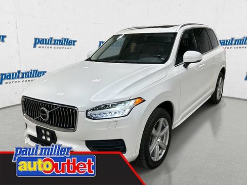 Used 2022 Volvo XC90 T5 Momentum AWD/4WD image 1