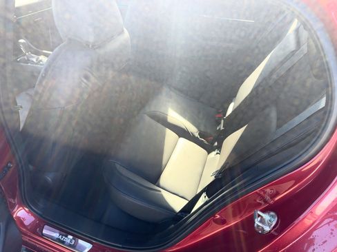 New 2026 MAZDA MAZDA3 Hatchback w/Premium Plus Pkg image 10