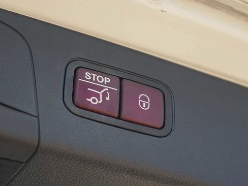 Used 2016 Mercedes-Benz GLC 300 image 26