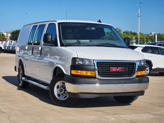 Used 2025 GMC Savana 2500 w/ Driver Convenience Package RWD image 2
