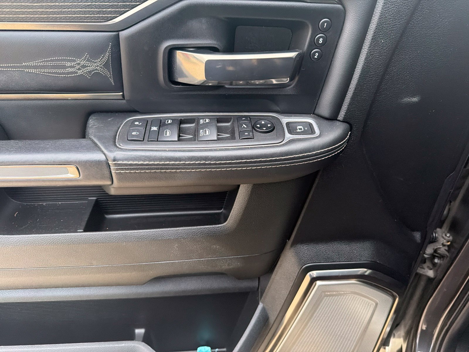Used 2021 RAM 2500 Limited AWD/4WD image 10