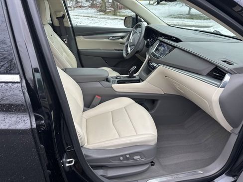 Used 2021 Cadillac XT5 Premium Luxury image 9