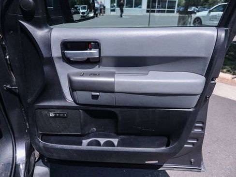 Used 2015 Toyota Sequoia Limited AWD/4WD image 40