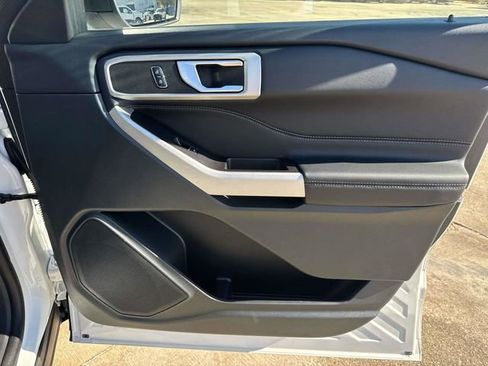 Used 2023 Ford Explorer XLT w/ Equipment Group 202A image 18