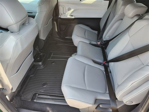 New 2026 Toyota Sienna XLE image 20