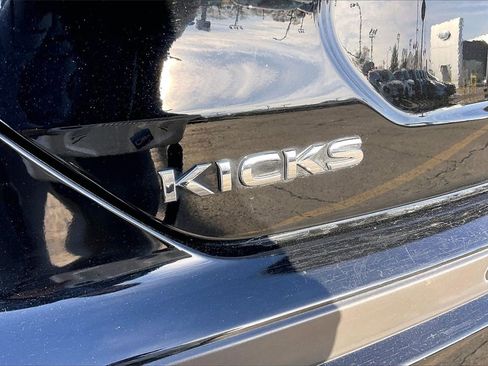 Used 2022 Nissan Kicks S image 29