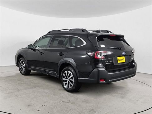 Certified 2025 Subaru Outback Premium image 3