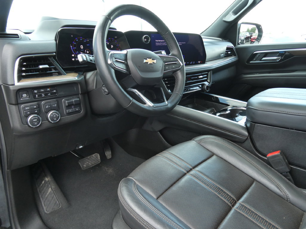 Certified 2025 Chevrolet Suburban High Country AWD/4WD image 26