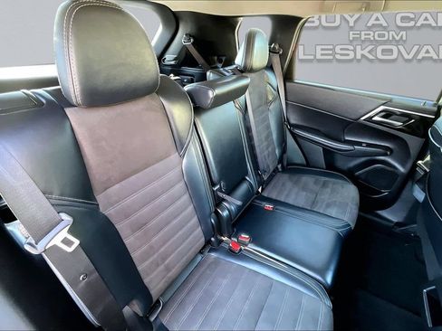 Used 2024 Mitsubishi Outlander SE AWD/4WD image 26