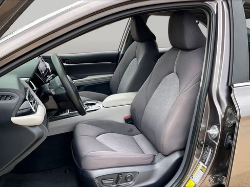 Used 2024 Toyota Camry LE FWD image 8