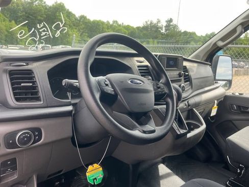 Used 2025 Ford Transit 250 Low Roof w/ Exterior Upgrade Package RWD image 6