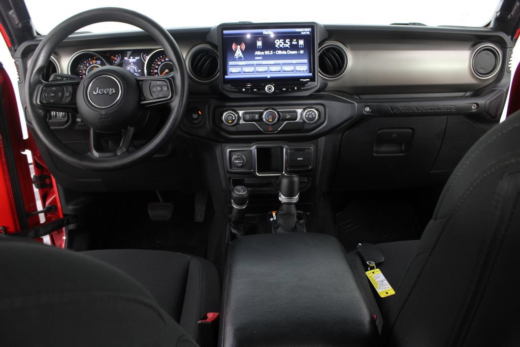 Used 2021 Jeep Wrangler Unlimited Sport AWD/4WD image 9