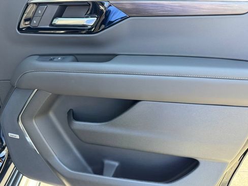 New 2026 Chevrolet Suburban LT w/ Comfort Package RWD image 11