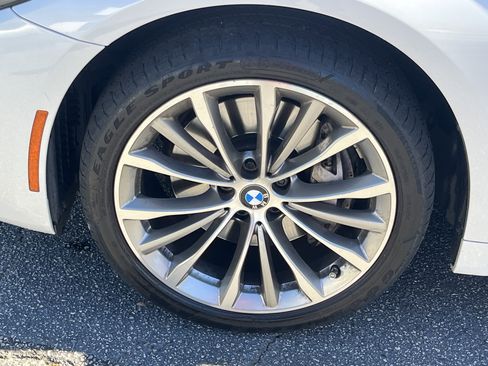 Used 2022 BMW 540i w/ Convenience Package image 31