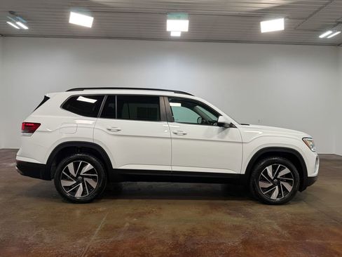 Used 2025 Volkswagen Atlas SE image 23