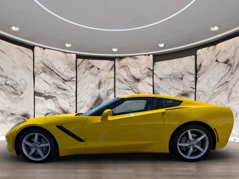 Used 2014 Chevrolet Corvette Stingray Coupe w/ 2LT Preferred Equipment Group RWD image 5