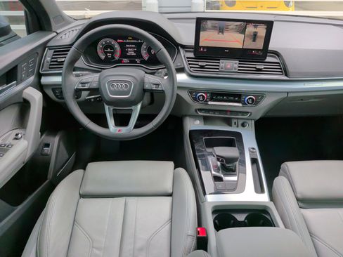 Certified 2025 Audi Q5 2.0T Premium Plus image 17