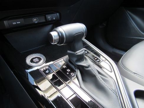 Used 2023 Kia Niro EX Touring image 48