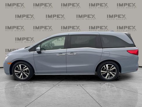 Used 2023 Honda Odyssey Touring image 2