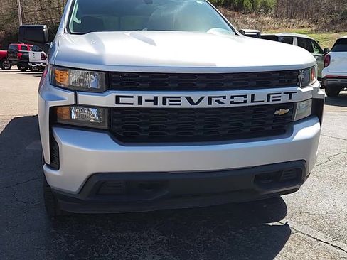 Used 2021 Chevrolet Silverado 1500 Custom image 1