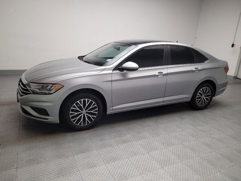 Used 2021 Volkswagen Jetta SE FWD image 2