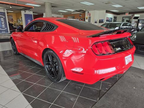 Used 2017 Ford Mustang Coupe image 6