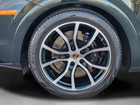 Used 2023 Porsche Cayenne GTS image 32