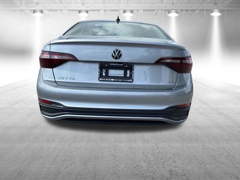 Used 2024 Volkswagen Jetta SE FWD image 5