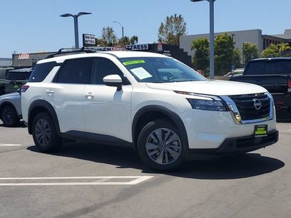 Used 2024 Nissan Pathfinder SV