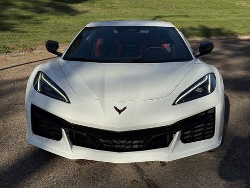 Used 2025 Chevrolet Corvette Z06 image 8