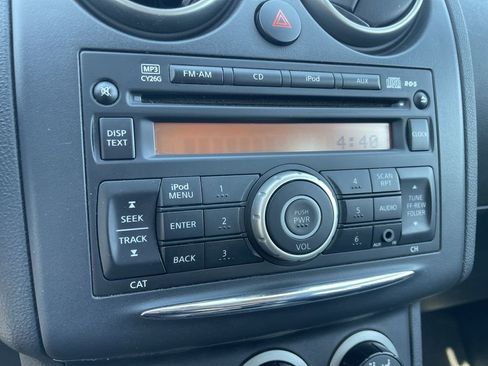 Used 2015 Nissan Rogue S FWD image 11