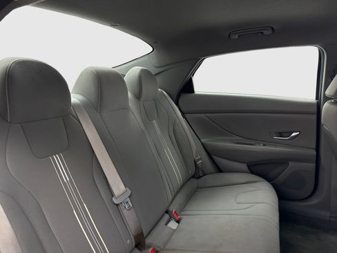 Used 2024 Hyundai Elantra SEL FWD image 44