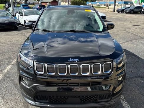 Used 2022 Jeep Compass Latitude w/ Sun and Sound Group AWD/4WD image 8