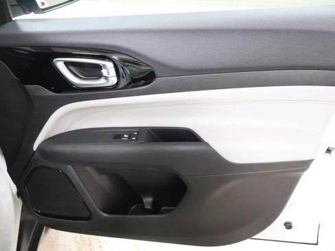 New 2026 Jeep Compass Limited image 19