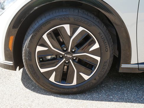 Certified 2022 Kia EV6 Wind AWD/4WD image 15