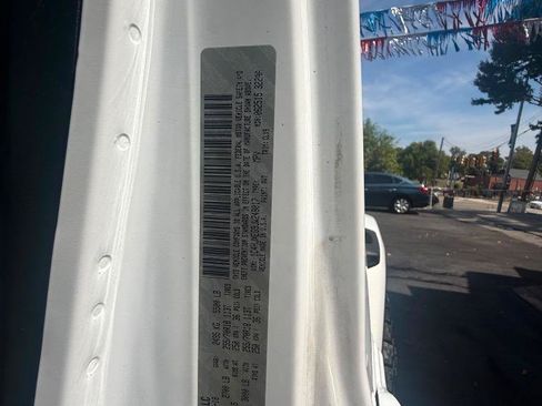 Used 2018 Jeep Wrangler Unlimited Sahara AWD/4WD image 36