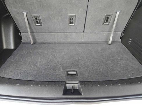 Certified 2023 Chevrolet Traverse Premier FWD image 33