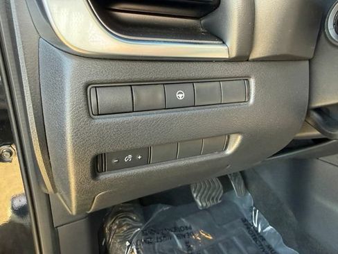 Used 2022 Nissan Rogue SV FWD image 13