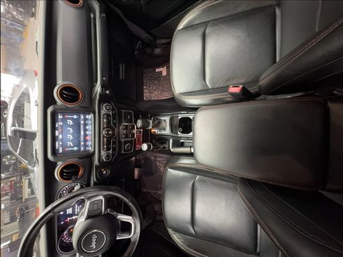 Used 2021 Jeep Gladiator Mojave AWD/4WD image 38