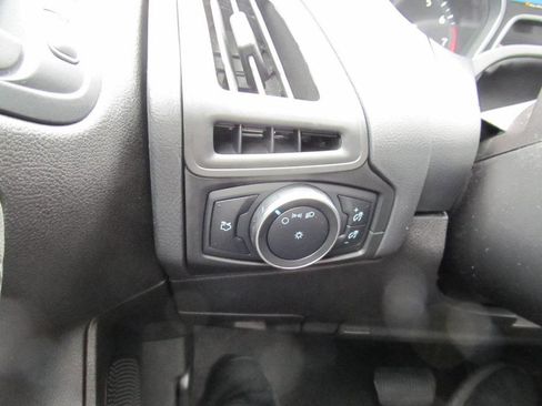 Used 2015 Ford Focus S image 51