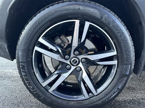 Certified 2023 Volvo XC40 B5 Core w/ Convenience Package image 12