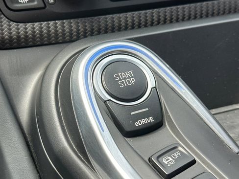 Used 2019 BMW i8 Roadster AWD/4WD image 30
