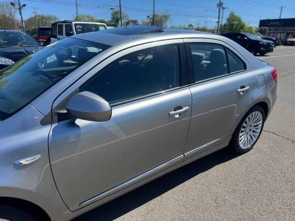 Used 2010 Suzuki Kizashi GTS FWD image 9