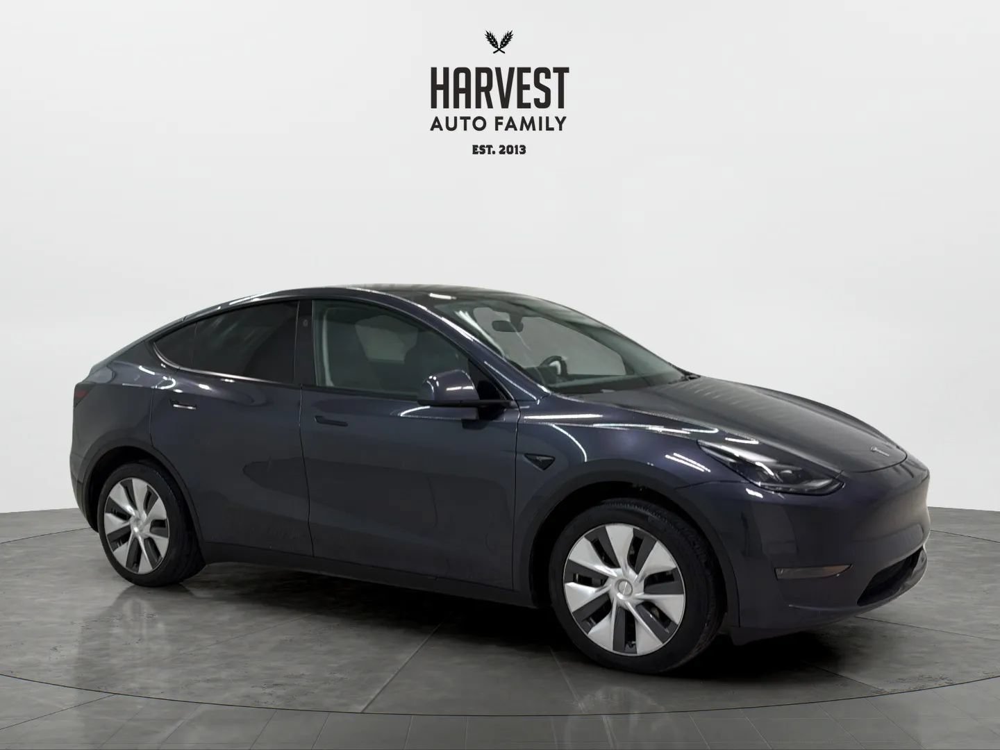Used 2024 Tesla Model Y Long Range AWD/4WD image 9