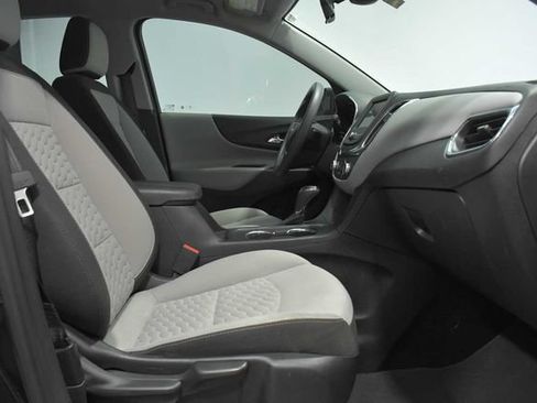 Used 2021 Chevrolet Equinox LS w/ LS Convenience Package FWD image 12