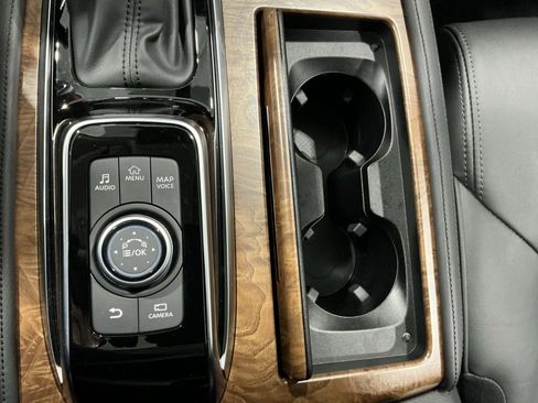 Used 2024 Nissan Armada SL w/ Captain's Chairs Package image 11