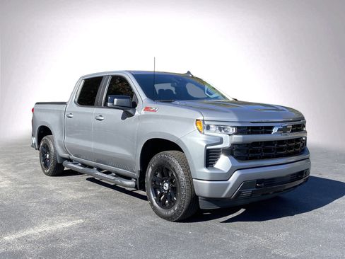 Used 2023 Chevrolet Silverado 1500 RST image 2