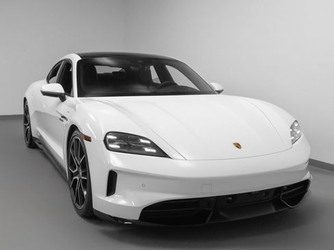 New 2025 Porsche Taycan 4S image 10