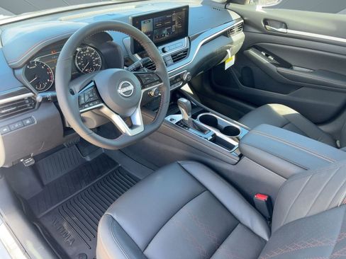 New 2025 Nissan Altima 2.5 SR w/ SR Premium Package image 4